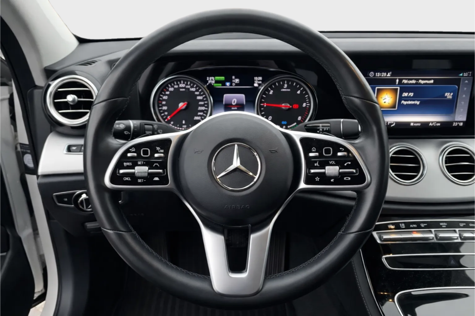 Mercedes E300 de 2,0 Avantgarde stc. aut. 5d
