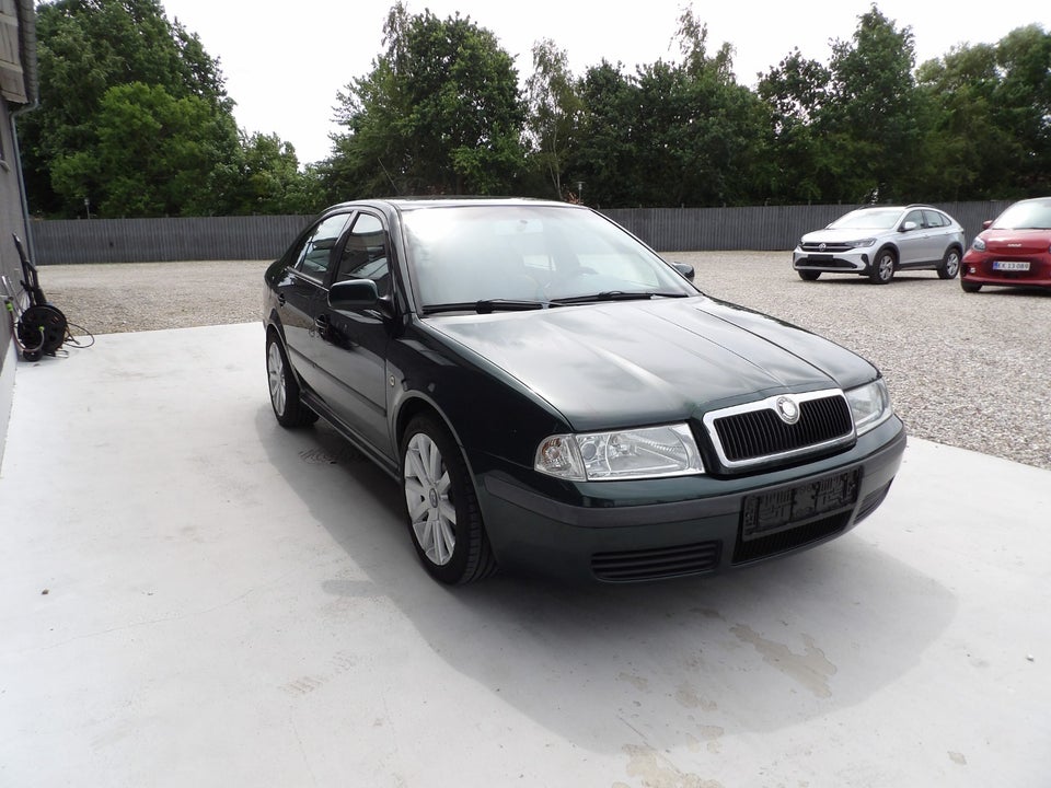 Skoda Octavia 1,6 Classic 5d