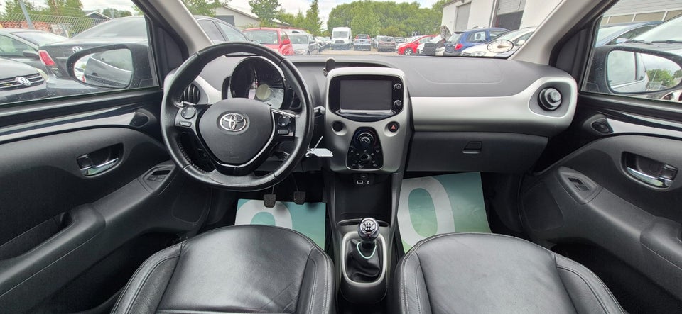 Toyota Aygo 1,0 VVT-i x-black II 5d