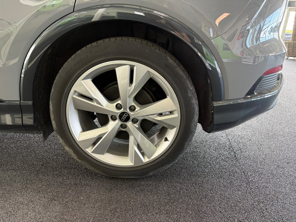 Audi Q4 e-tron 45 S-line 5d