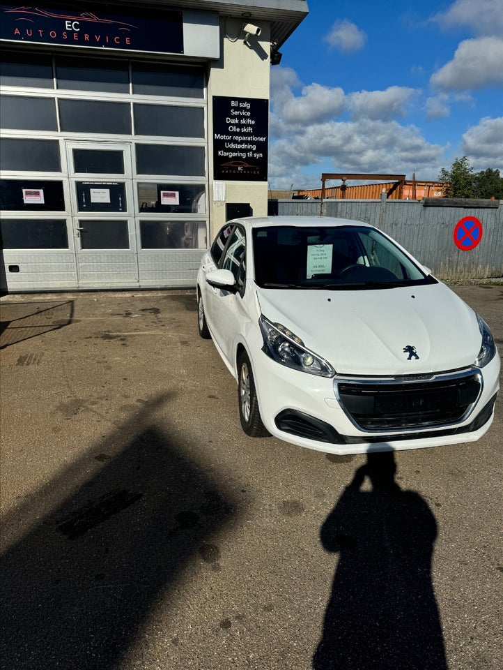 Peugeot 208 1,6 BlueHDi 100 Active 5d