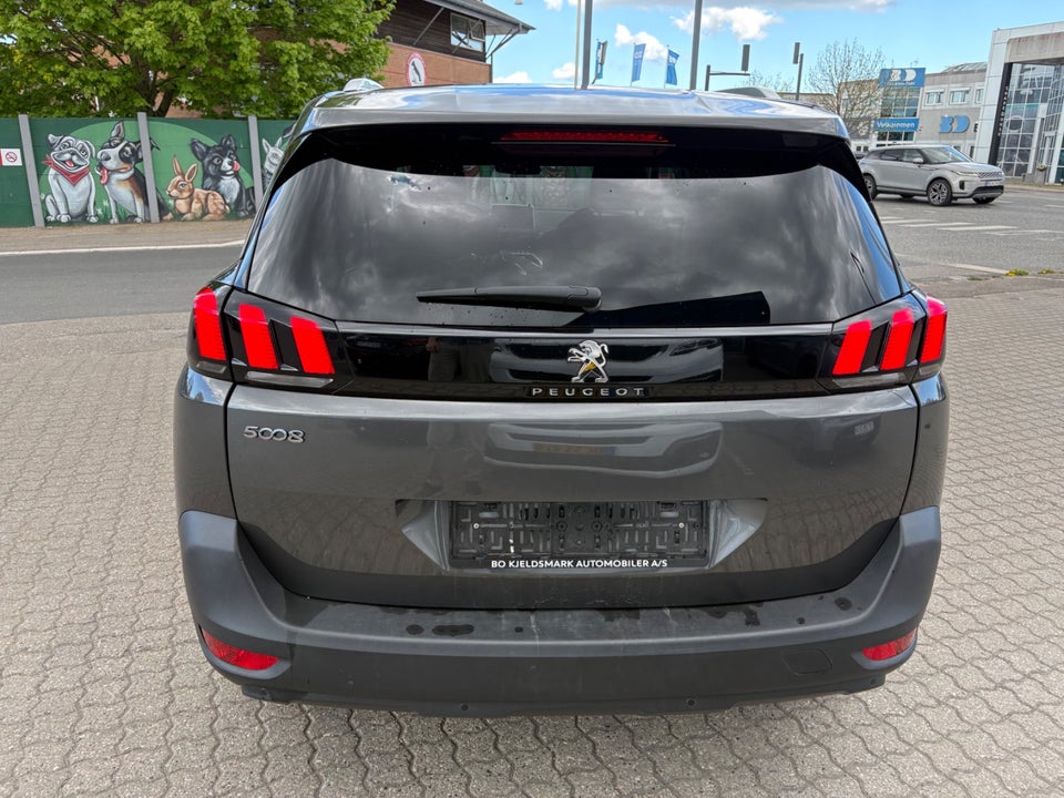 Peugeot 5008 1,2 e-THP 130 Strike 7prs 5d