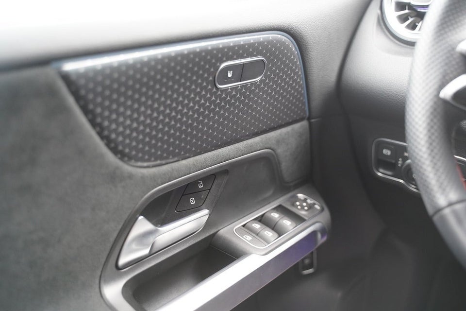 Mercedes EQB300 AMG Line 4Matic 5d