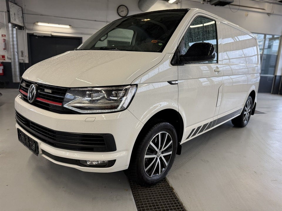 VW Transporter 2,0 TDi 204 Kassevogn DSG kort