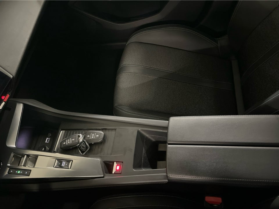 Peugeot 308 1,5 BlueHDi 130 Allure Pack SW EAT8 5d