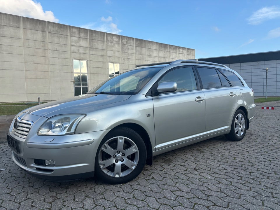 Toyota Avensis 2,0 Sol 5d
