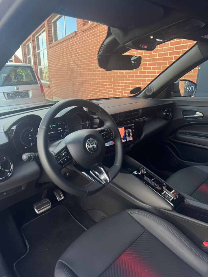 Alfa Romeo Junior Elettrica Speciale 5d