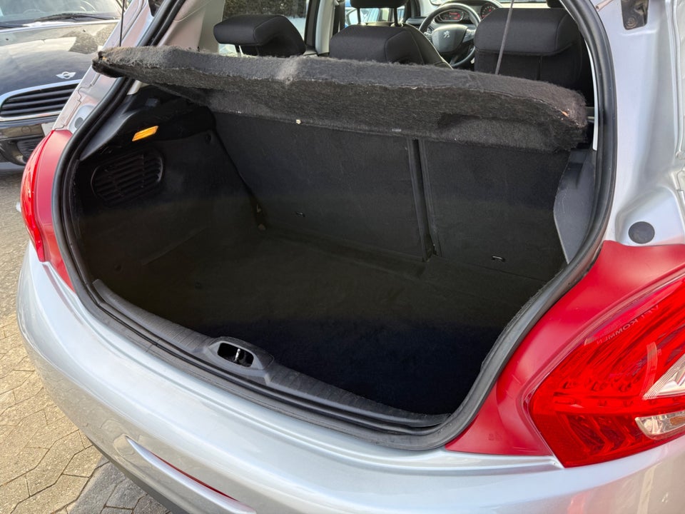 Peugeot 208 1,2 VTi Active 5d