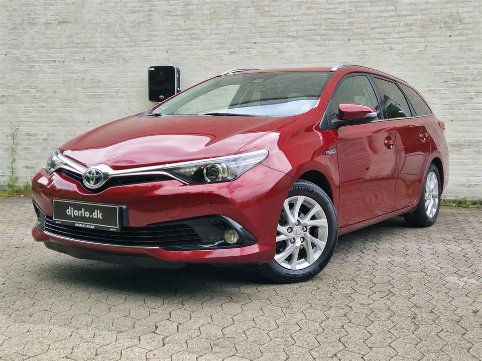 Toyota Auris 1,8 Hybrid H2 Comfort Touring Sports CVT 5d