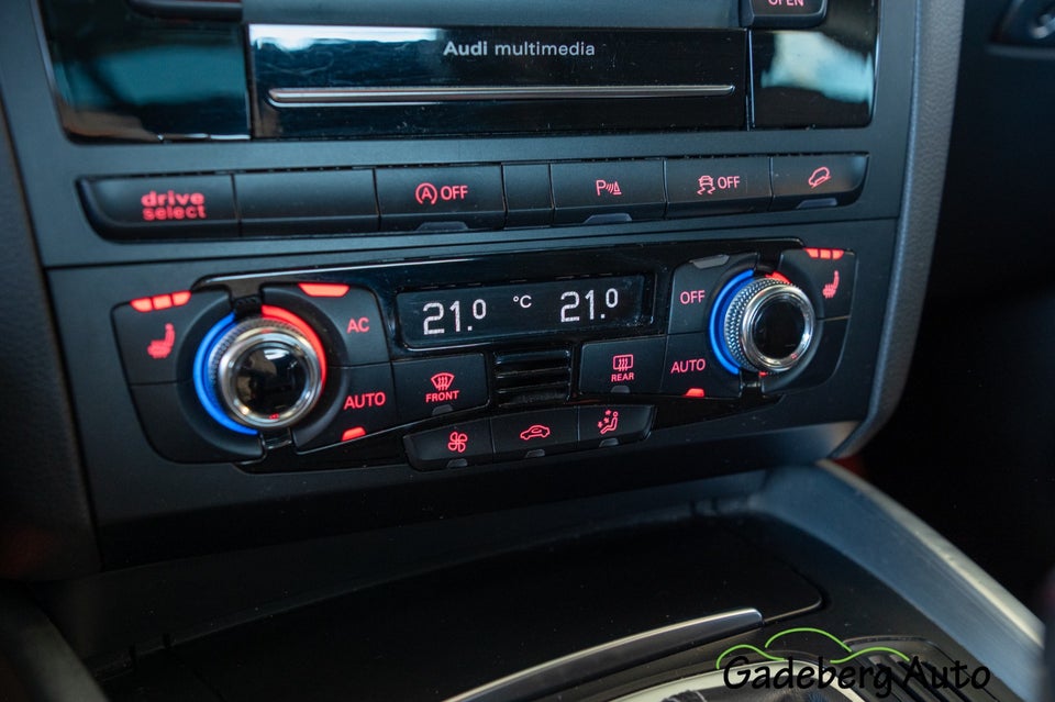 Audi Q5 3,0 TDi 245 S-line quattro S-tr. Van 5d