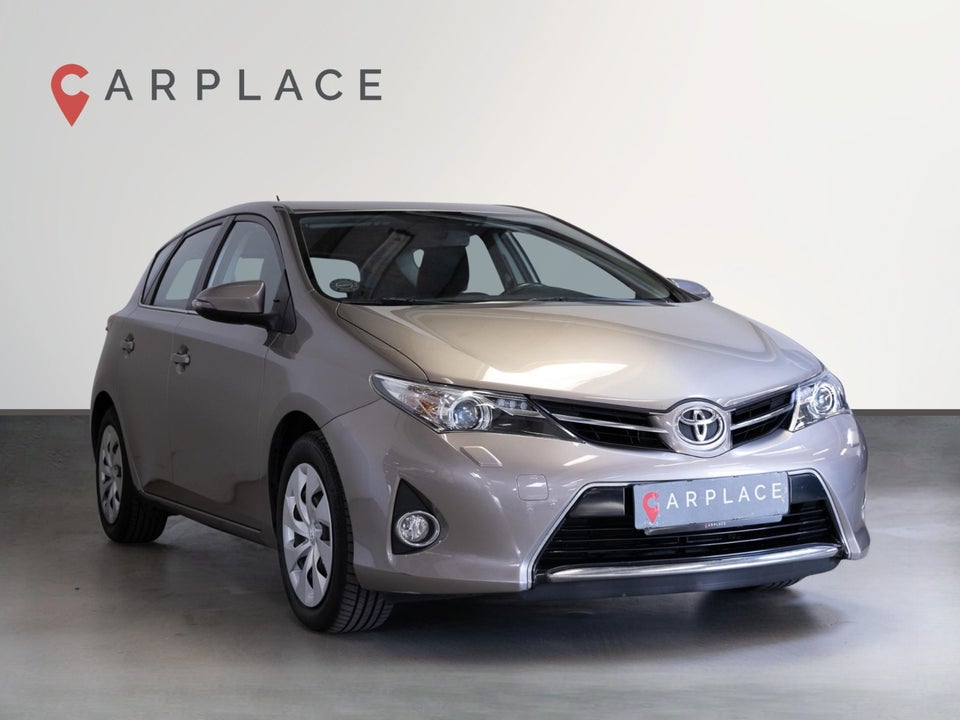 Toyota Auris 1,6 T1+ 5d