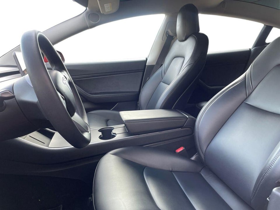 Tesla Model 3 Standard Range+ RWD 4d