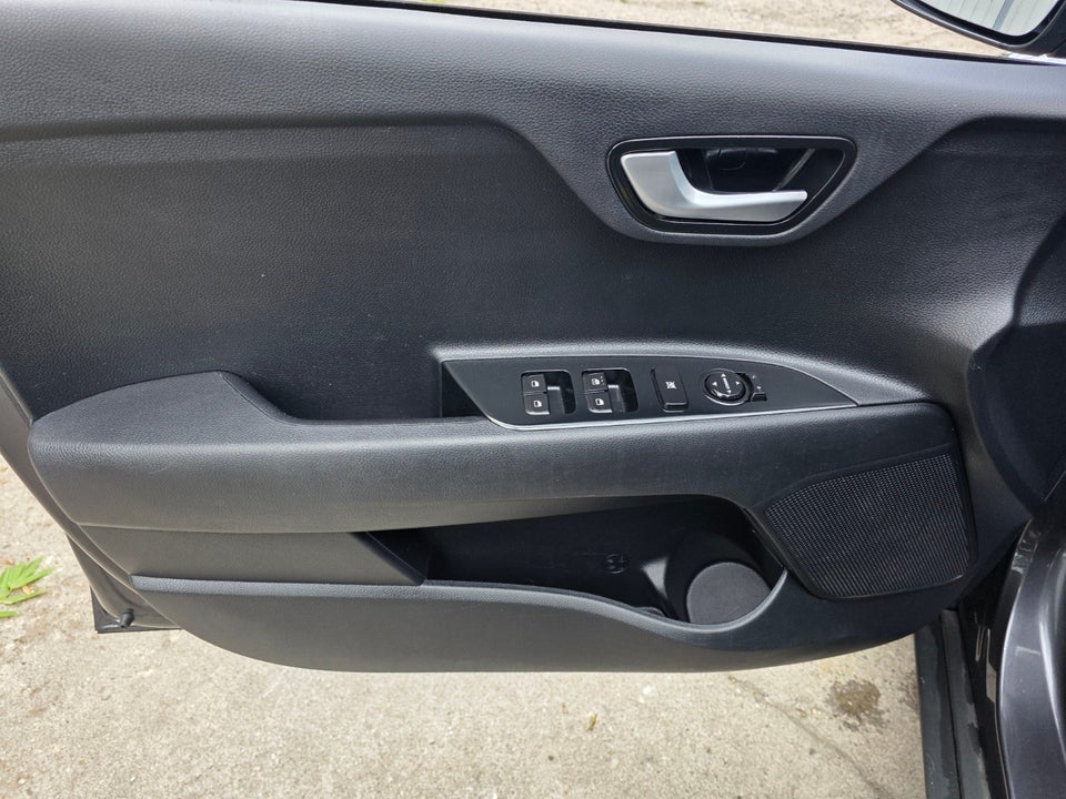 Kia Stonic 1,2 Attraction 5d