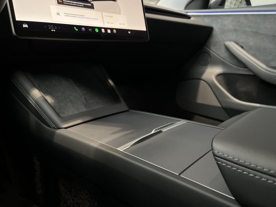 Tesla Model 3 Long Range AWD 4d