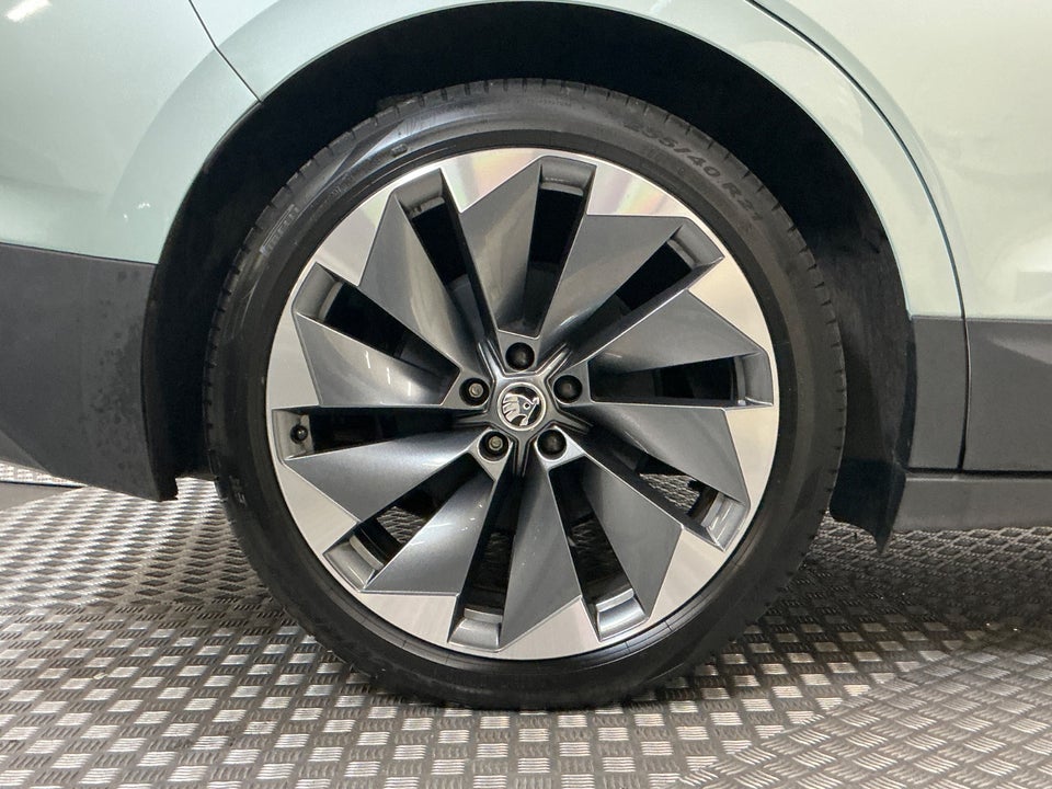 Skoda Enyaq 80 iV Suite 5d