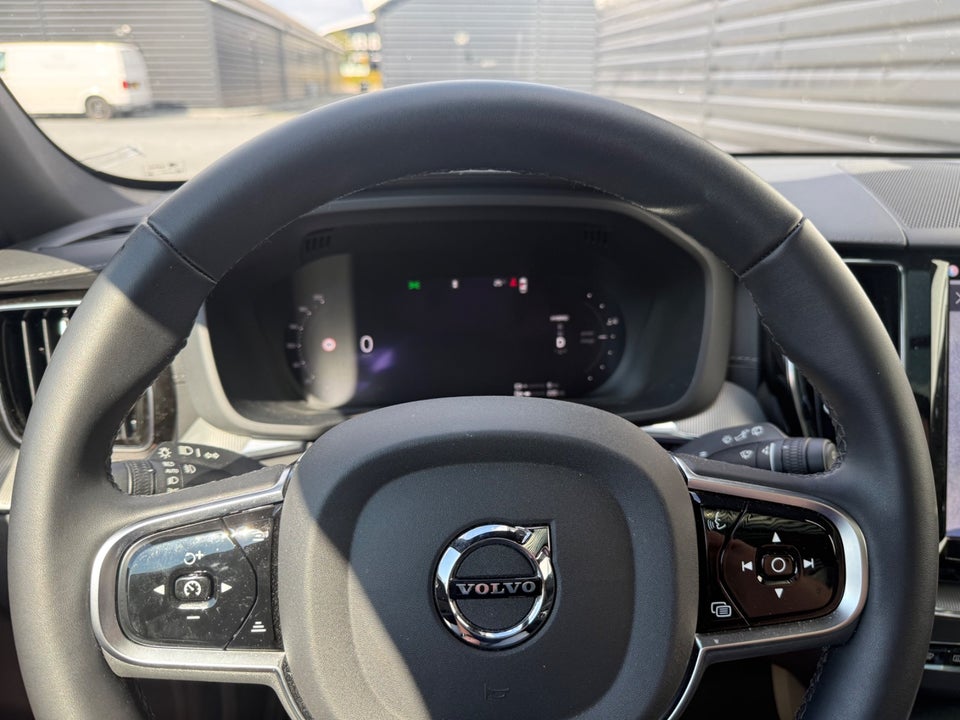 Volvo XC60 2,0 T6 ReCharge Black Edition aut. AWD 5d