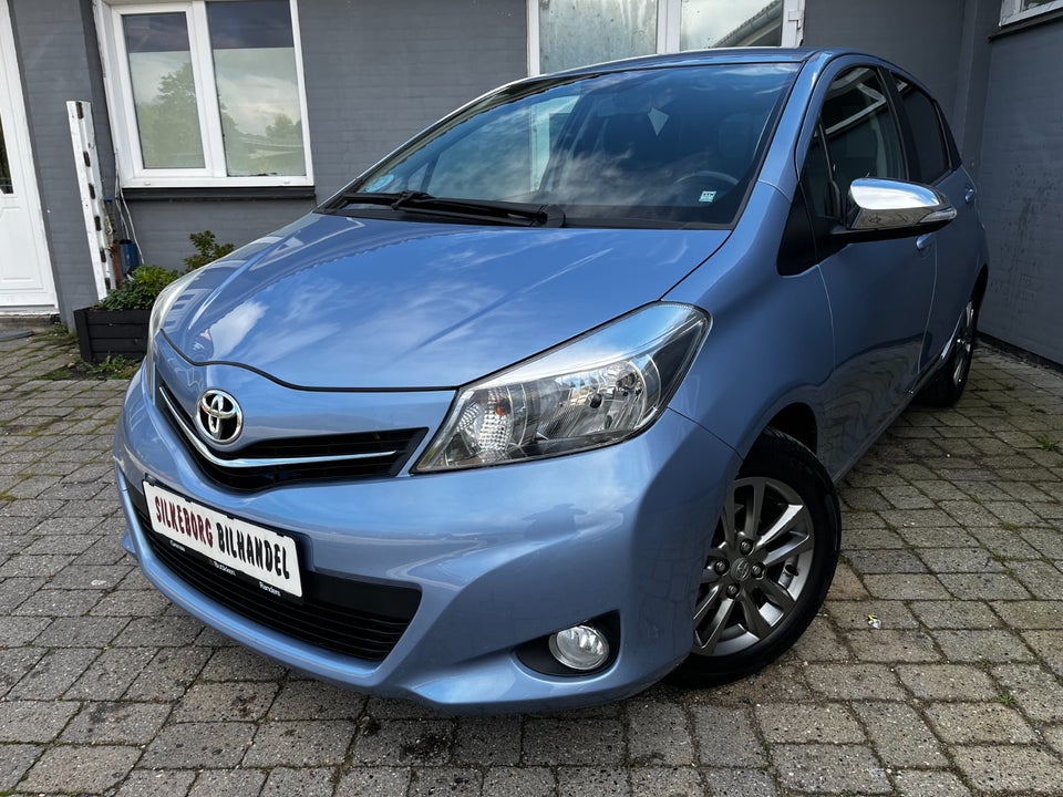 Toyota Yaris 1,3 VVT-i T2 5d