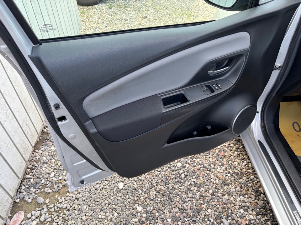Toyota Yaris 1,0 VVT-i T2 Touch 5d