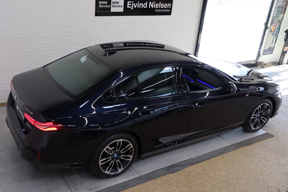 BMW i5 eDrive40 M-Sport 4d