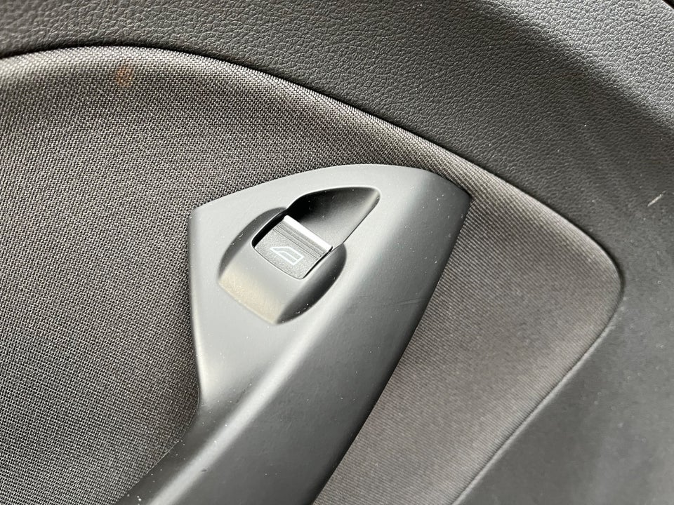 Ford C-MAX 1,0 SCTi 125 Titanium 5d