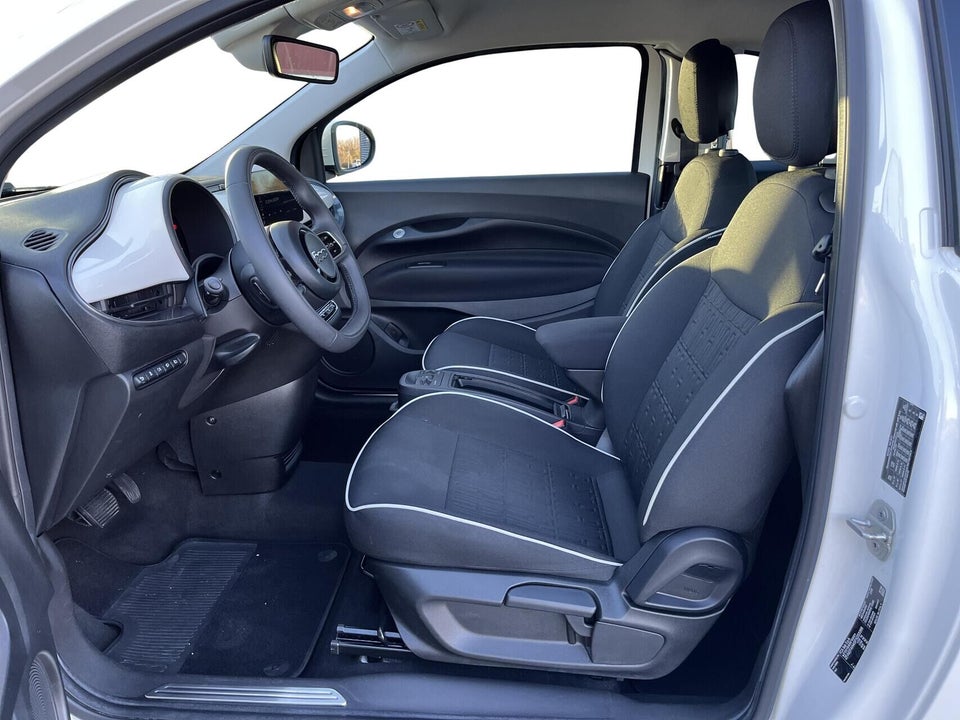 Fiat 500e 42 Icon 3+1 4d