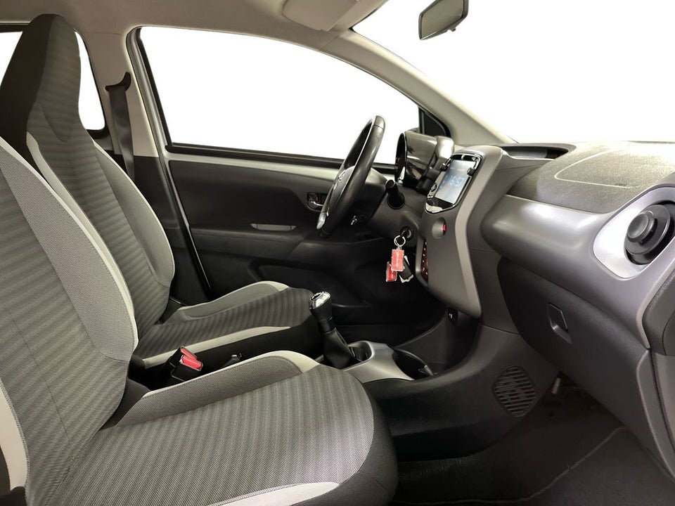 Toyota Aygo 1,0 VVT-i x-pression 5d
