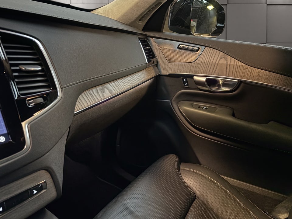 Volvo XC90 2,0 T8 ReCharge Ultimate Dark aut. AWD 7prs 5d