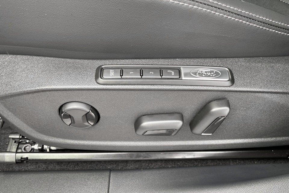 Ford Explorer 77 Premium Extended Range 5d