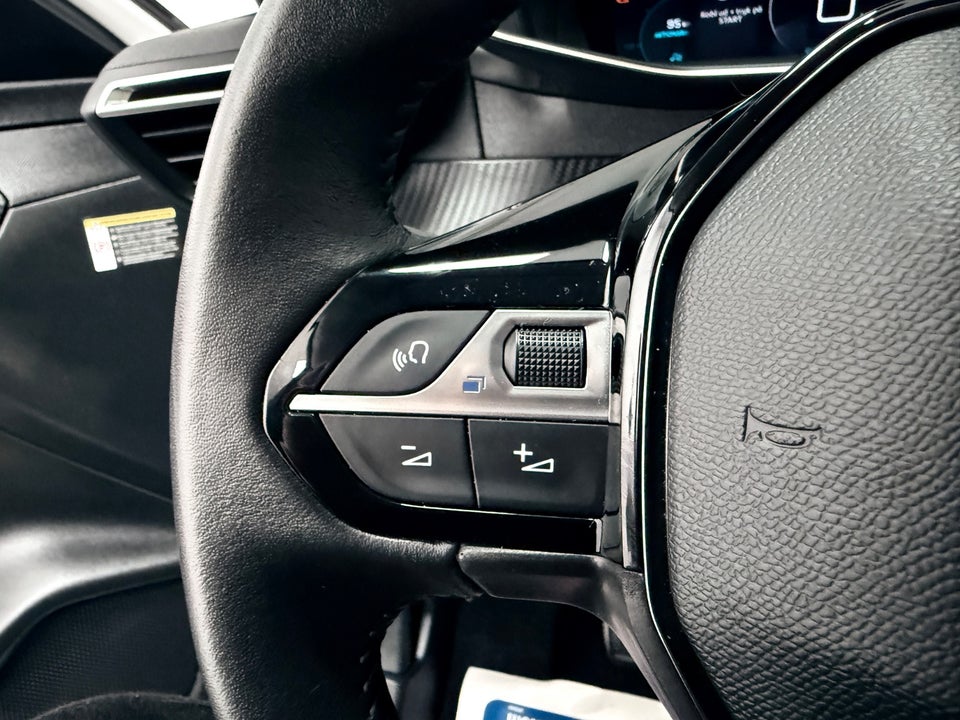 Peugeot 208 1,2 PureTech 100 Allure 5d