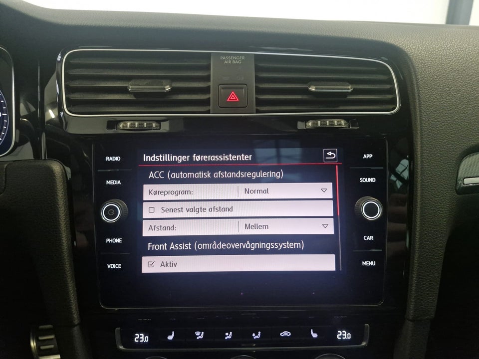 VW Golf VII 1,5 TSi 150 R-line Variant DSG 5d