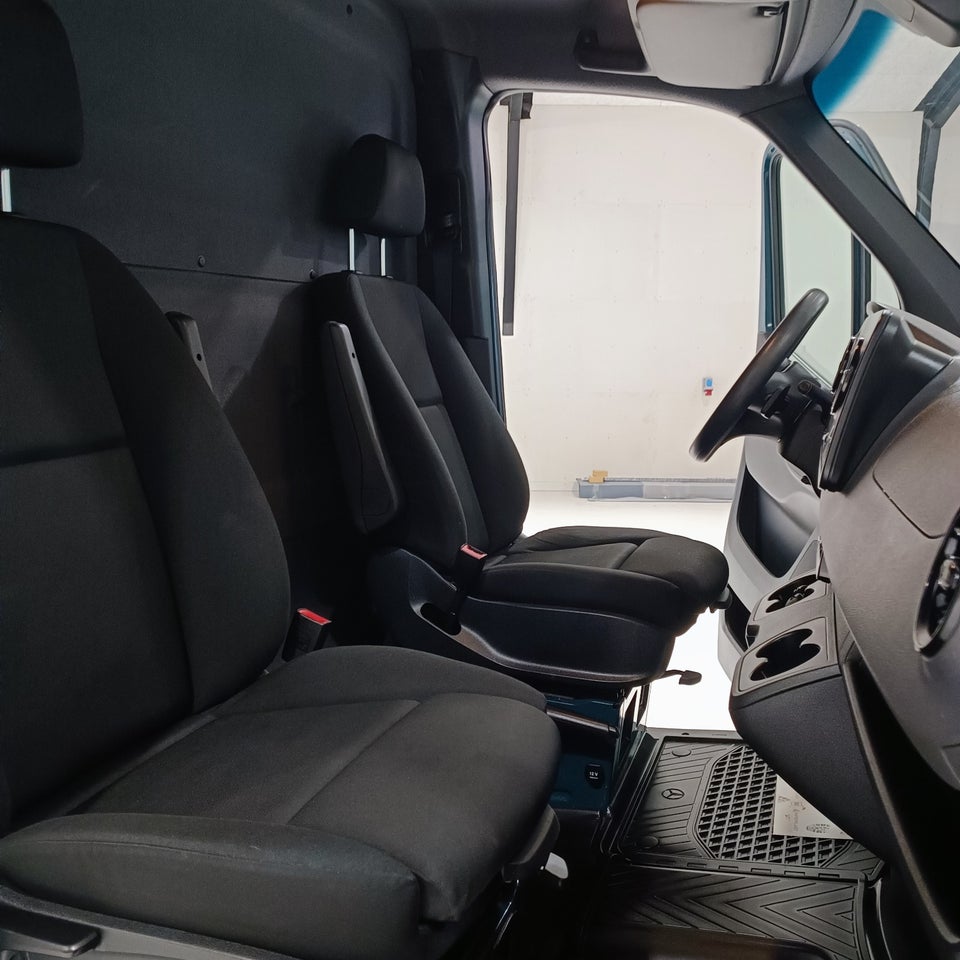 Mercedes Sprinter 319 3,0 CDi A2 Kassevogn aut. RWD