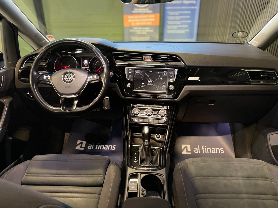 VW Touran 2,0 TDi 150 Highline DSG 7prs 5d