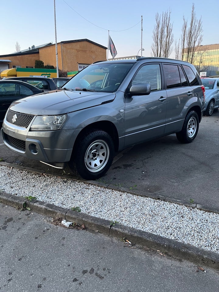 Suzuki Grand Vitara 2,0 Active 5d