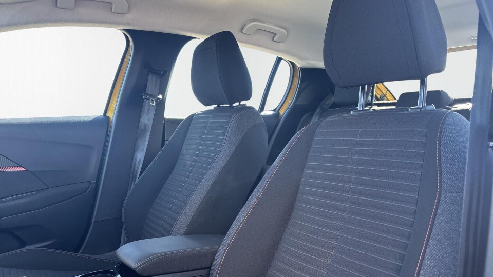 Peugeot e-208 50 Active 5d