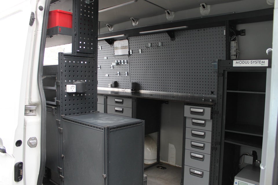 VW Crafter 35 2,0 TDi 140 Kassevogn L3H2 aut.