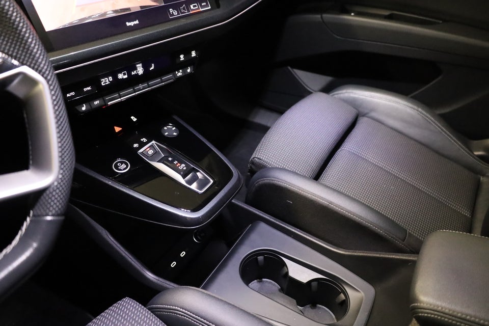 Audi Q4 e-tron 40 S-line 5d