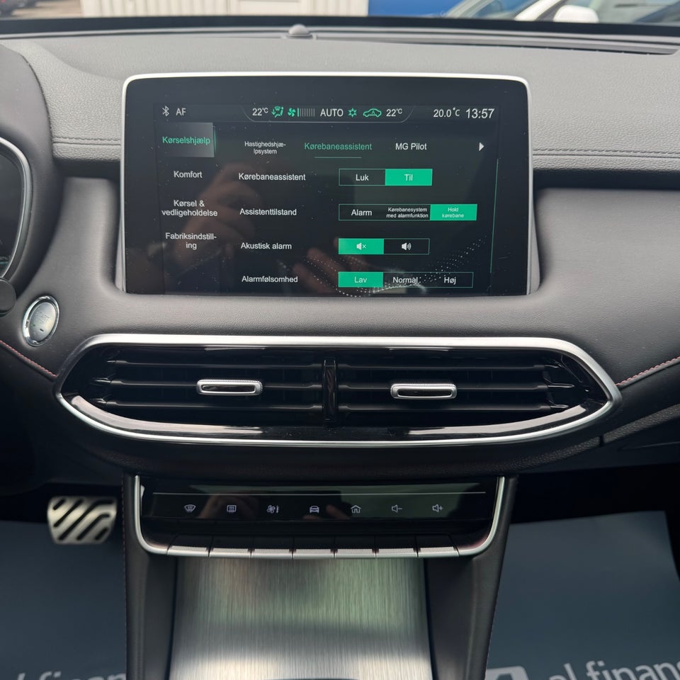 MG EHS 1,5 PHEV Luxury 5d