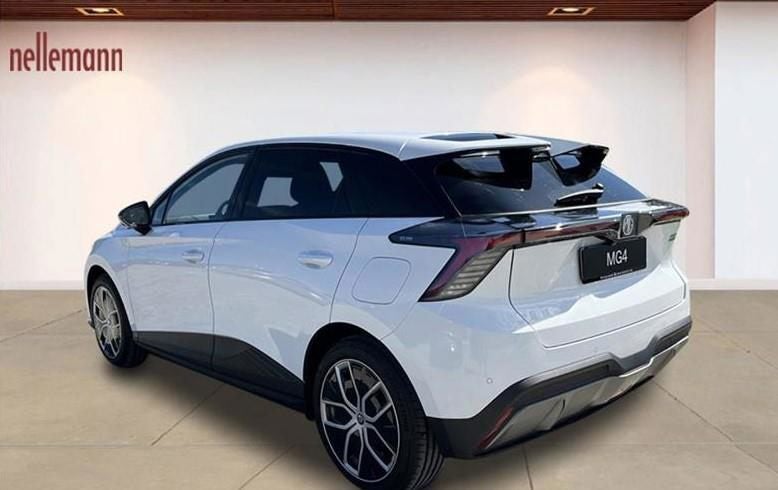 MG 4 77 Luxury Extended Range 5d