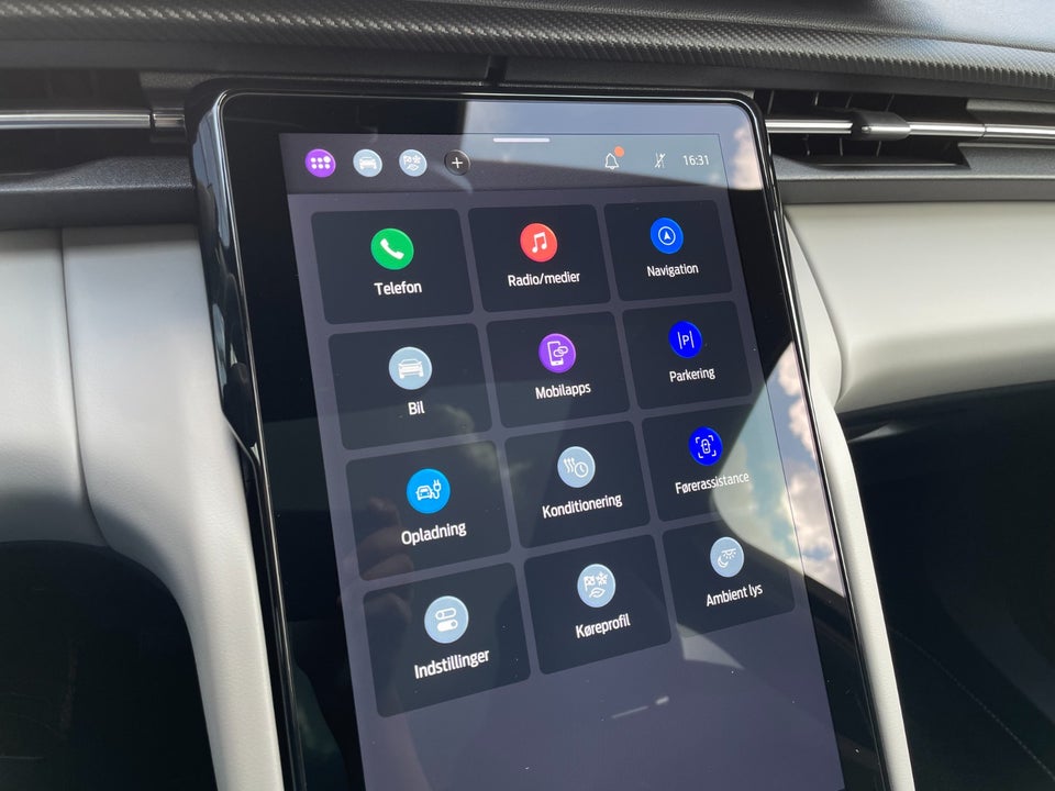 Ford Explorer 84 Premium Extended Range AWD 5d