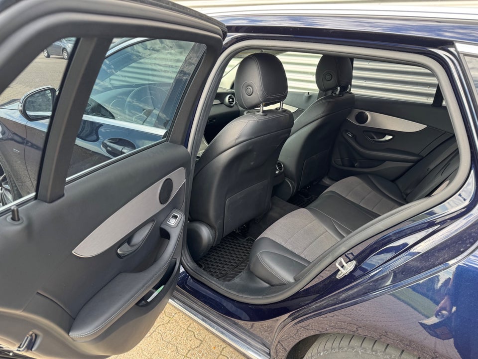 Mercedes C300 de 2,0 Advantage stc. aut. 5d