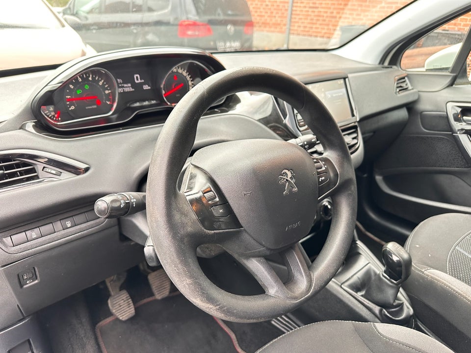 Peugeot 208 1,2 VTi Active 5d