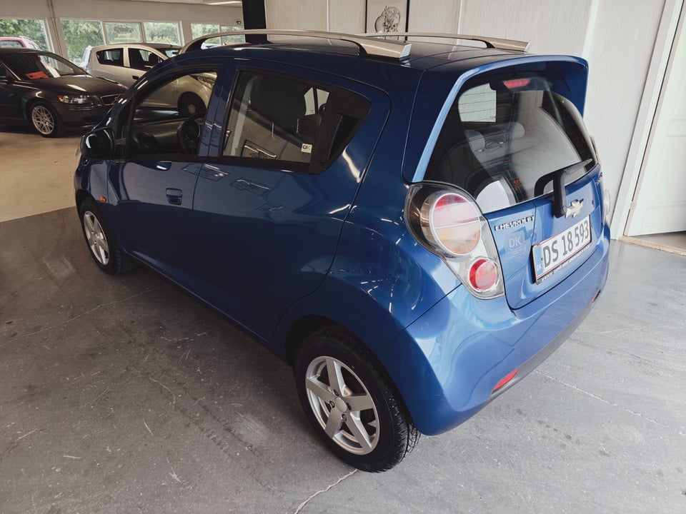 Chevrolet Spark 1,0 LE 5d