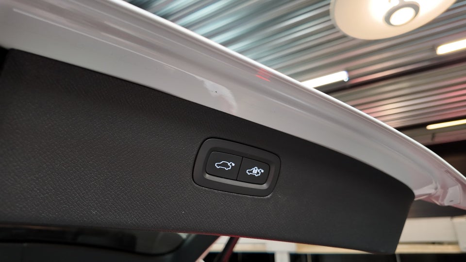 Volvo XC90 2,0 T8 ReCharge Ultimate Dark aut. AWD 7prs 5d