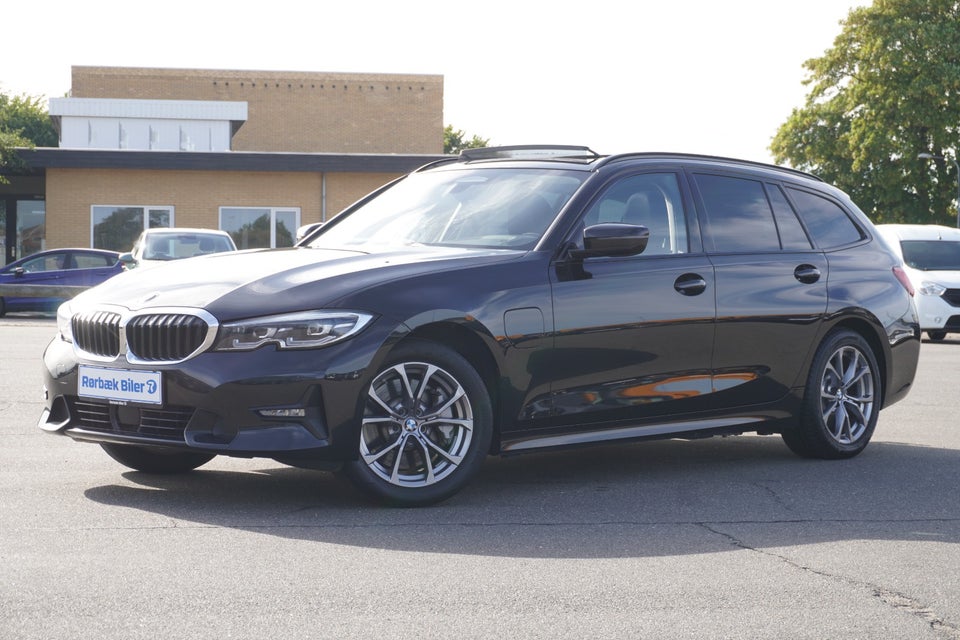 BMW 330e 2,0 Touring Sport Line aut. 5d