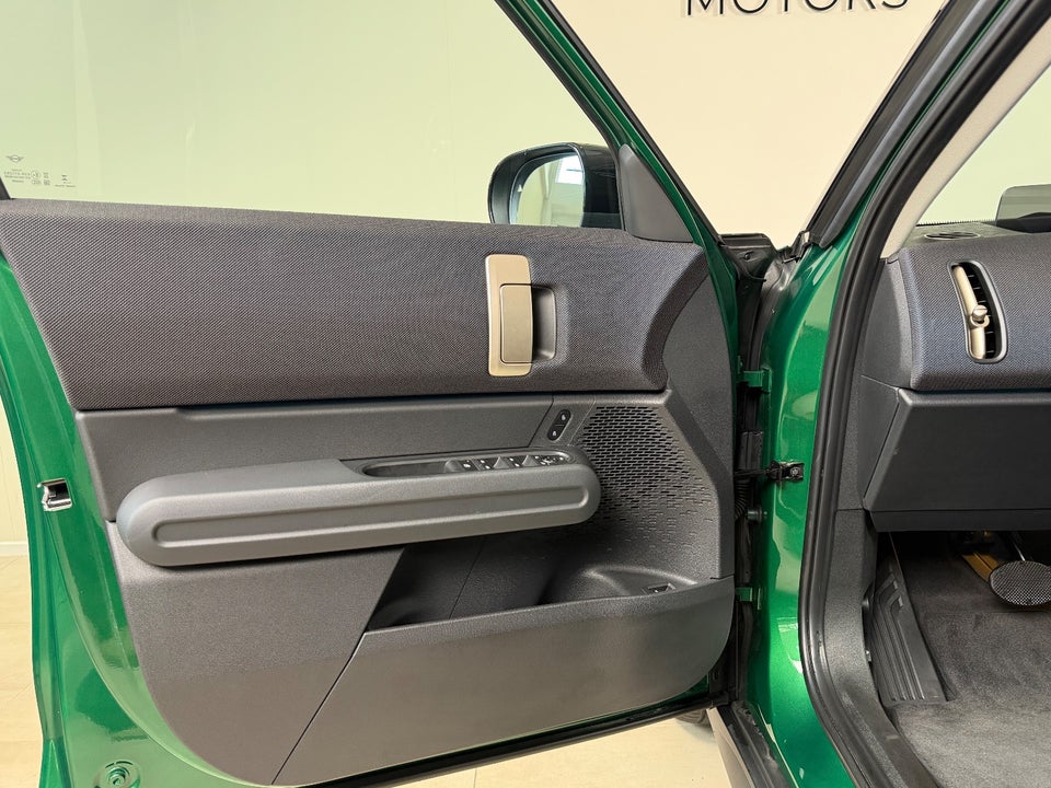MINI Countryman E Essential Trim XS 5d