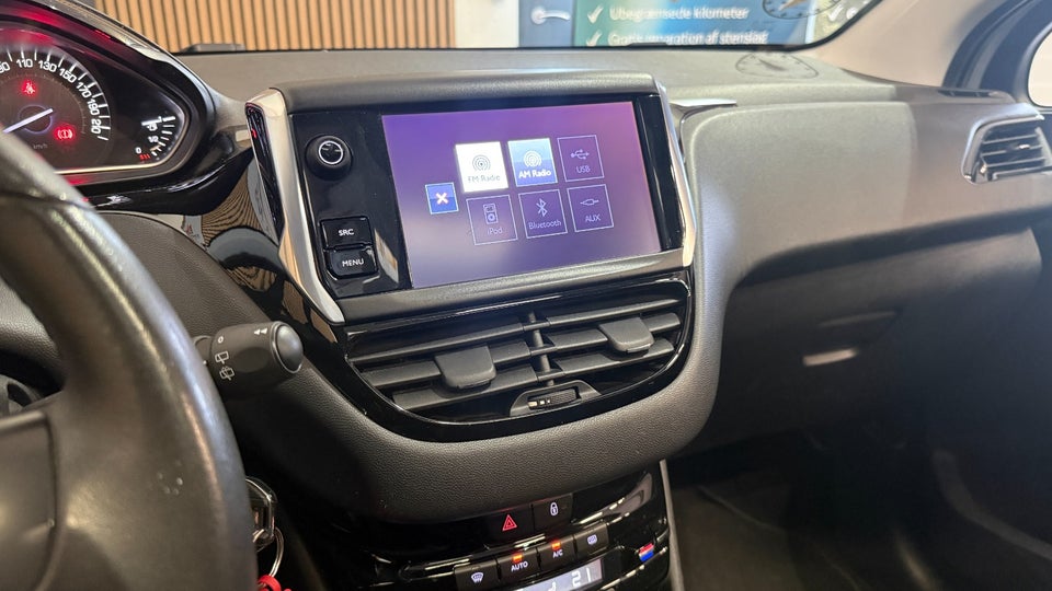 Peugeot 208 1,6 BlueHDi 100 Desire Sky 5d
