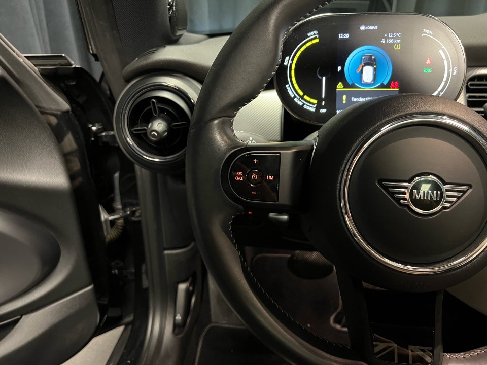MINI Cooper SE Yours Lounge 3d