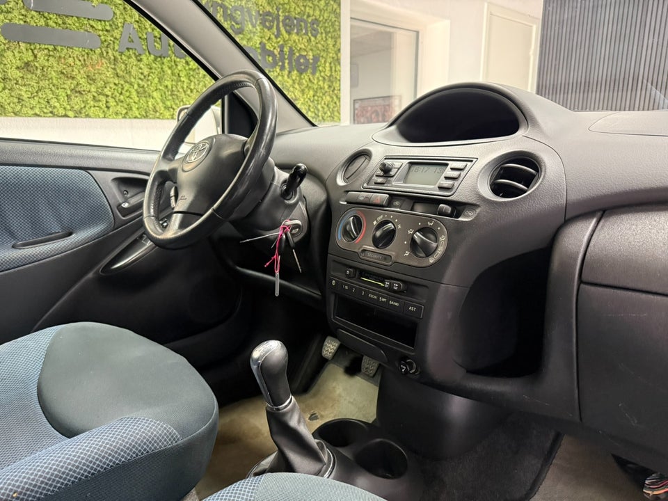 Toyota Yaris 1,3 Luna 3d