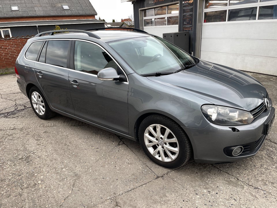 VW Golf VI 1,6 TDi 105 Trendline Variant DSG BMT 5d