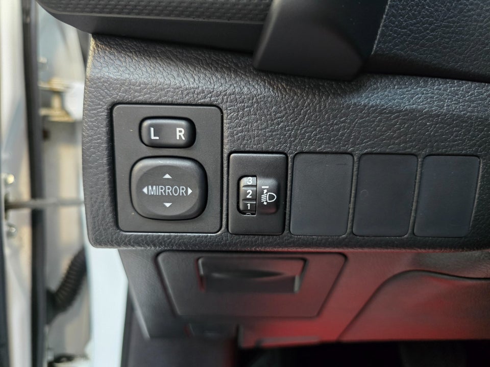 Toyota Auris 1,8 Hybrid H1 CVT 5d